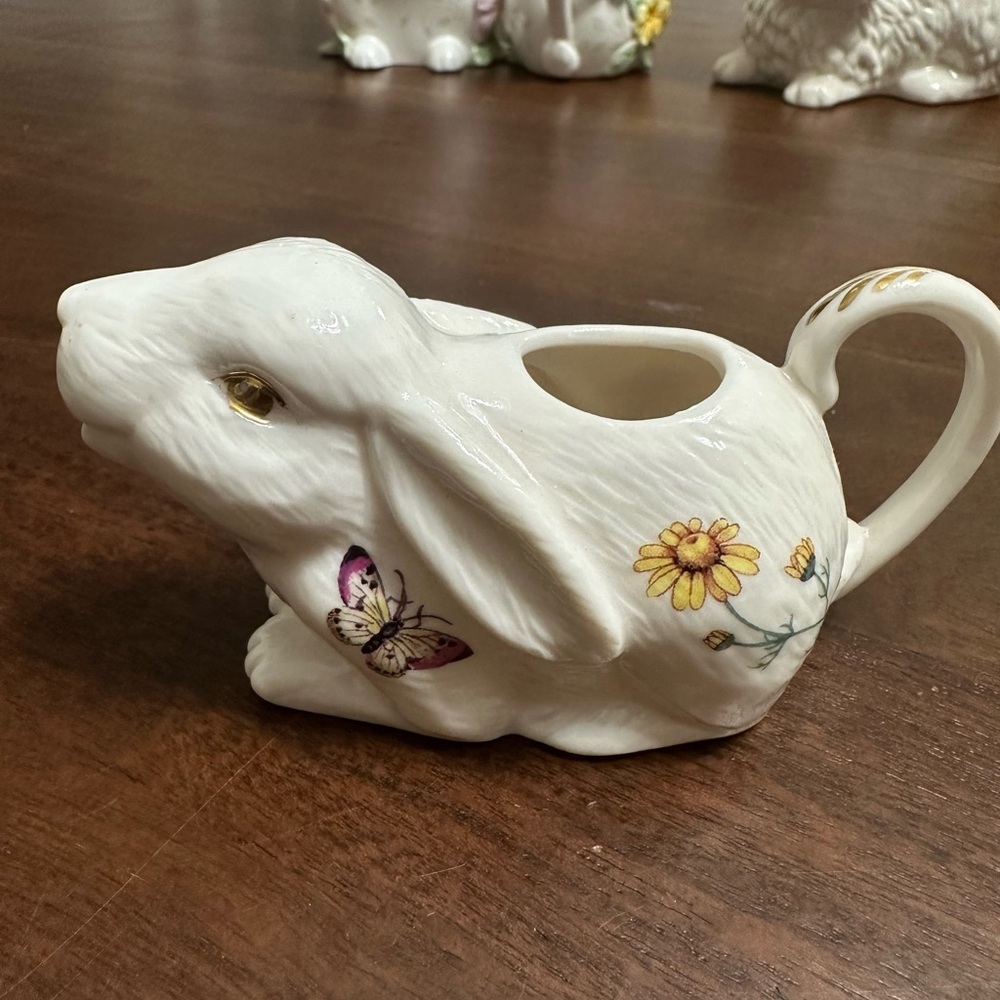 🧡Whimsical Rabbit Ceramic Pitcher with Floral Design🧡